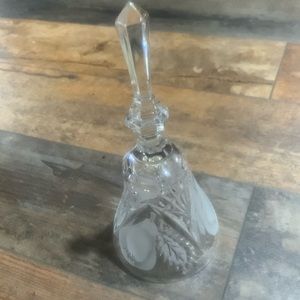 Buyer lead crystal frosted pear bell